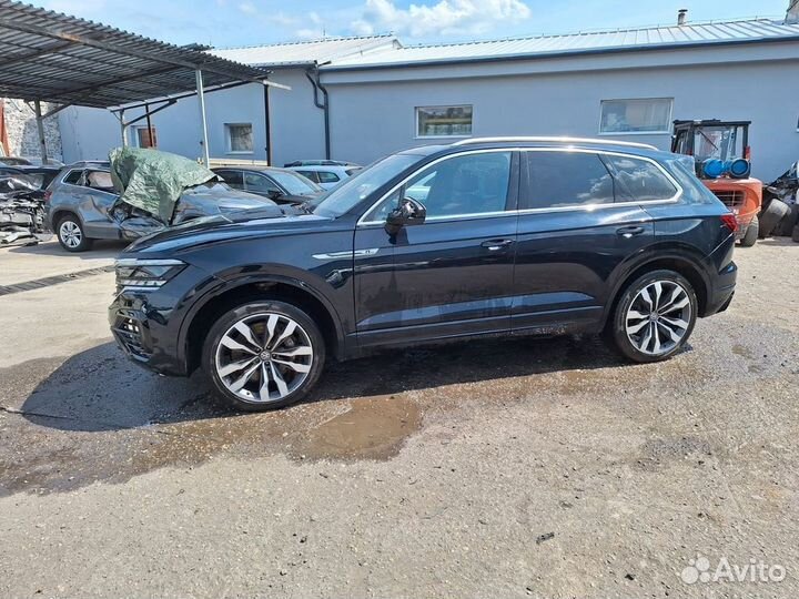 В разборе Volkswagen Touareg 3