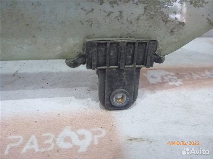 Стекло двери переднее правое Hyundai Elantra XD