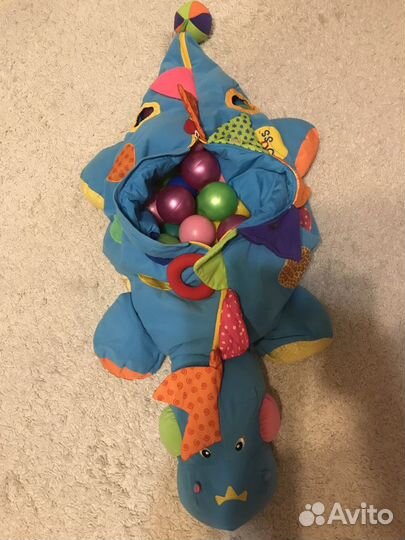 Динозавр с шарами