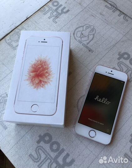 Телефон iPhone SE