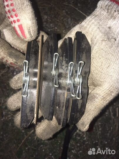 Тормозные колодки задние дисковые