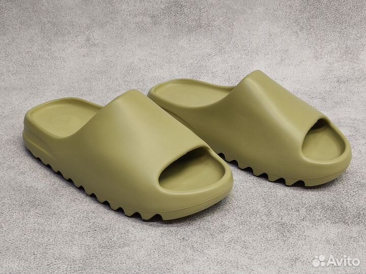 Тапочки Adidas Yeezy Slides