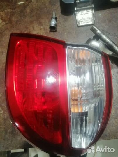 Фонарь правый nissan maxima a33