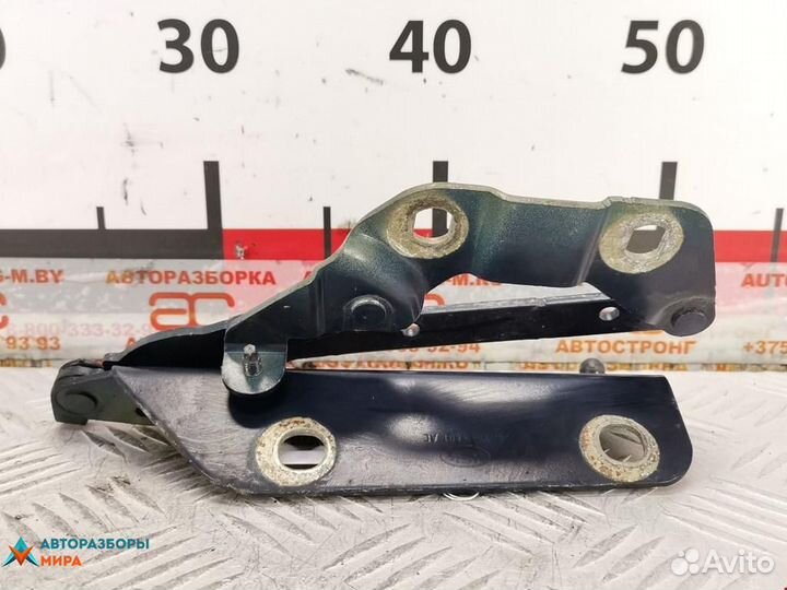 Петля капота Land Rover Freelander 2006 LR001565