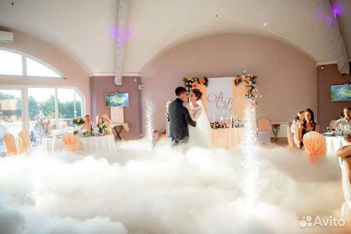 Тяжёлый дым на свадьбу, фонтаны, конфетти