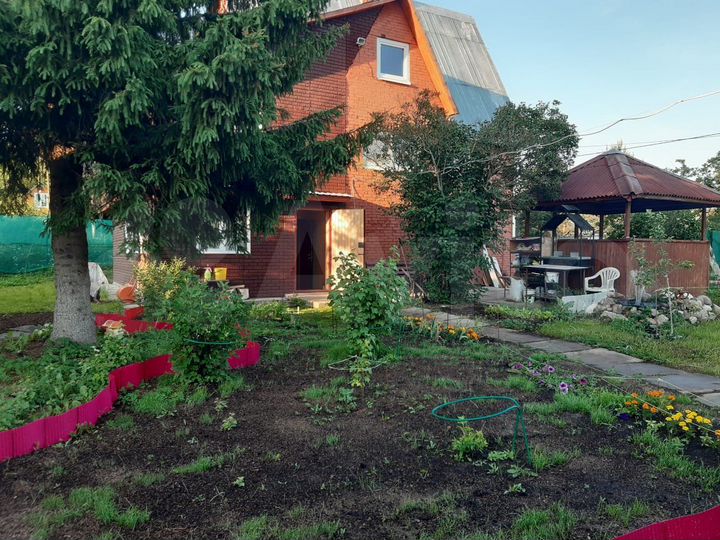 Дом 195 м² на участке 12 сот.