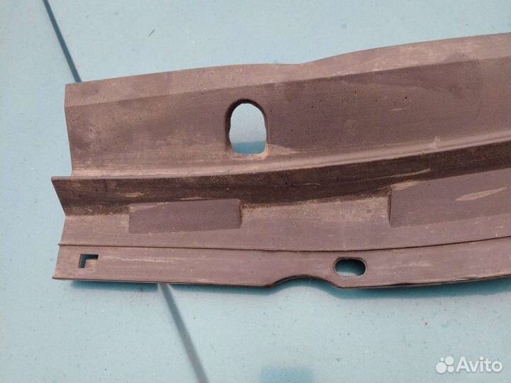 Накладка стеклоочистителя (жабо) передняя левая