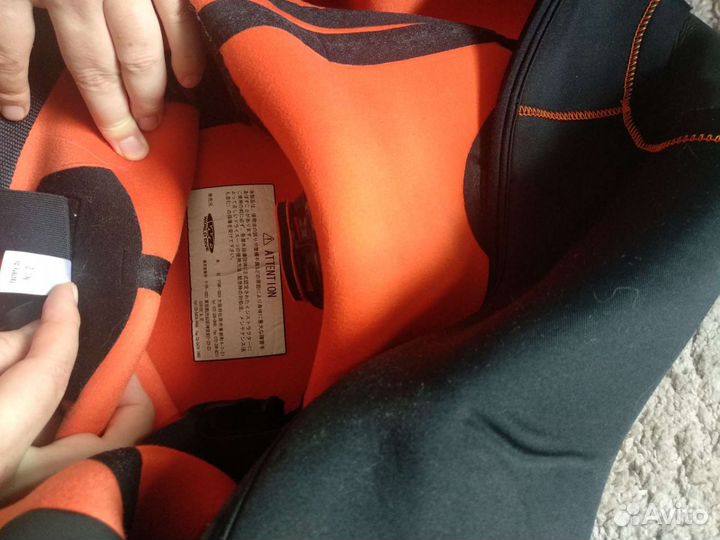 Сухой гидрокостюм