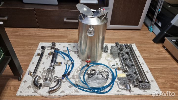 Самогонный аппарат, с узлом отбора по жидкости