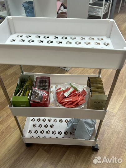 Этажерка пластиковая на колесиках