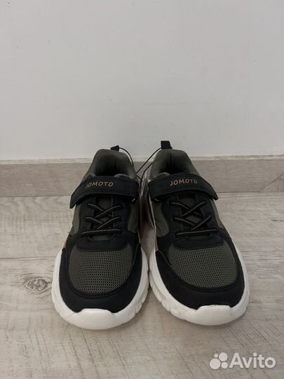 Кроссовки 34 для мальчика Jomoto