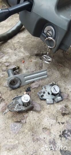 Комплект личинок замков mazda 626 GD