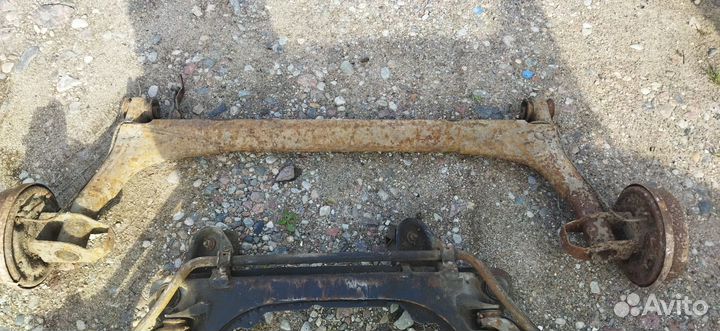 Продам переднюю и заднюю ось на Passat b2