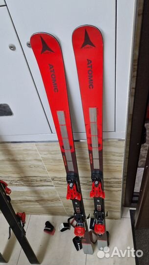 Гонолыжное оборудование лыжи куртки костюмы