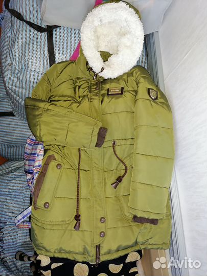 Продаю пуховик тёплый зимний