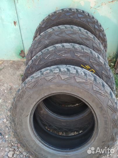 Kumho Road Venture M/T KL71 205/80 R16 104D