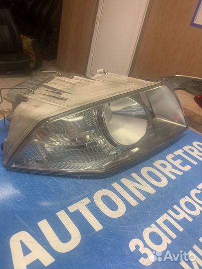 Фара правая Skoda Oсtavia A5 ксенон 1Z1941016A