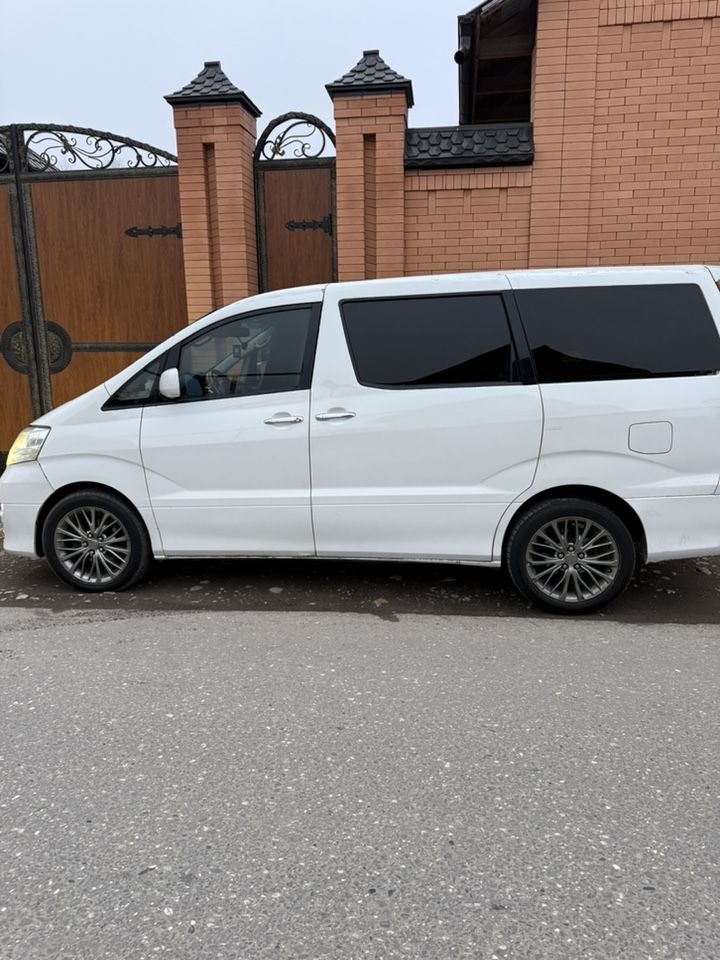 Toyota Alphard: фото владельца