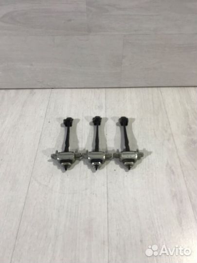 Ограничитель двери chevrolet aveo T300 1.6 мт седа