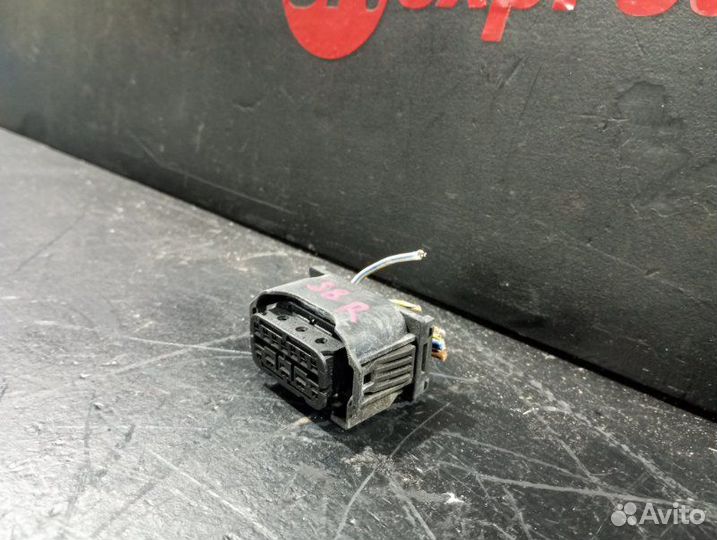 Фишка фары передняя правая Bmw 6 E63 N52B30 2006