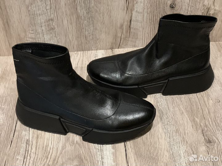 Ботинки женские