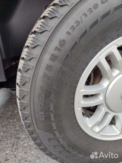 Nokian Tyres Hakkapeliitta LT 265/75 R16