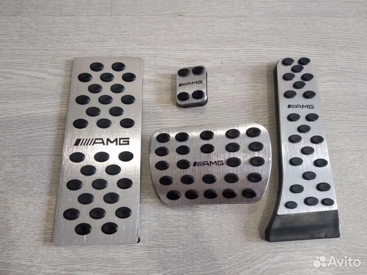 Накладки на педали для Мерседес Бенц амг