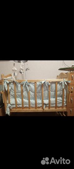 Кроватка с маятником