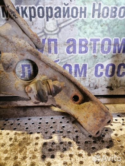 Рычаг передний правый Mazda Xedos 9