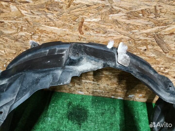 Защита арок (подкрылок) передняя правая Mitsubishi
