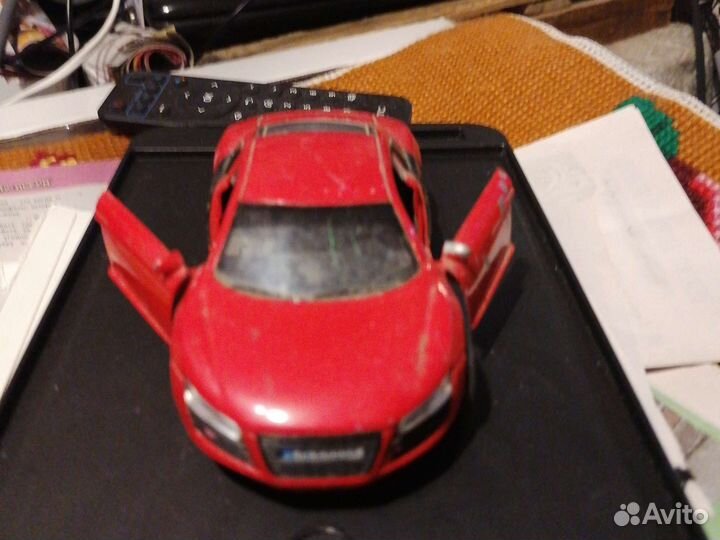 Машинка моделька