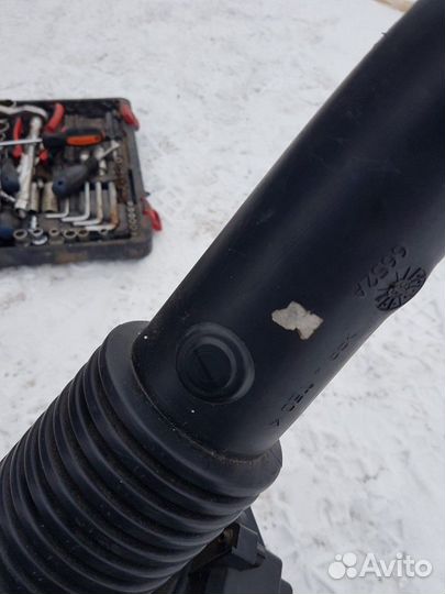 Патрубок воздушного фильтра 1.6 100лс Форд фокус 2