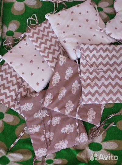 Бортики в кроватку