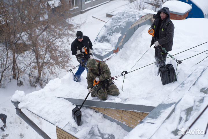 Уборка снега с крыш