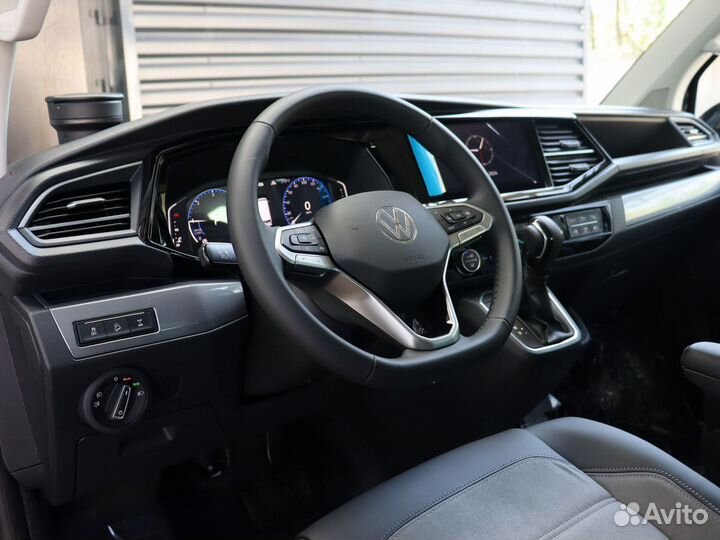 Volkswagen Multivan 2.0 AMT, 2024