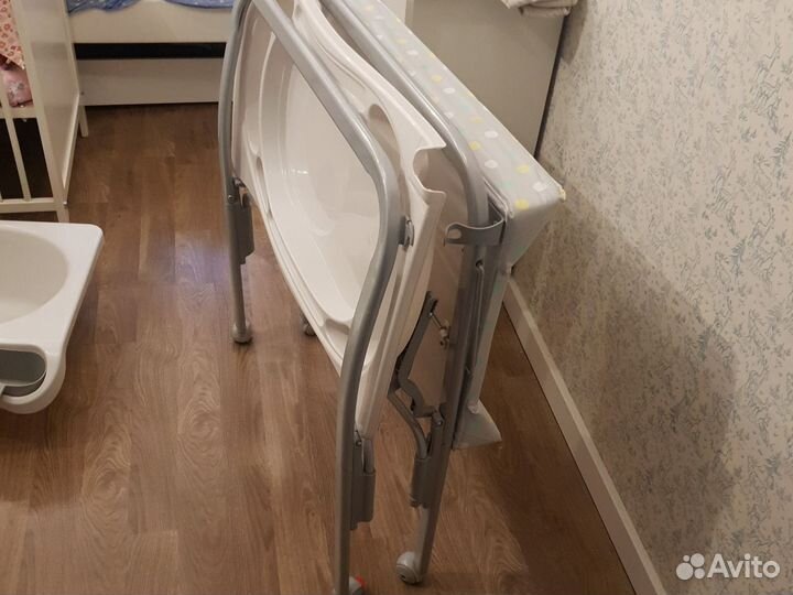 Пеленальный столик с ванночкой mothercare