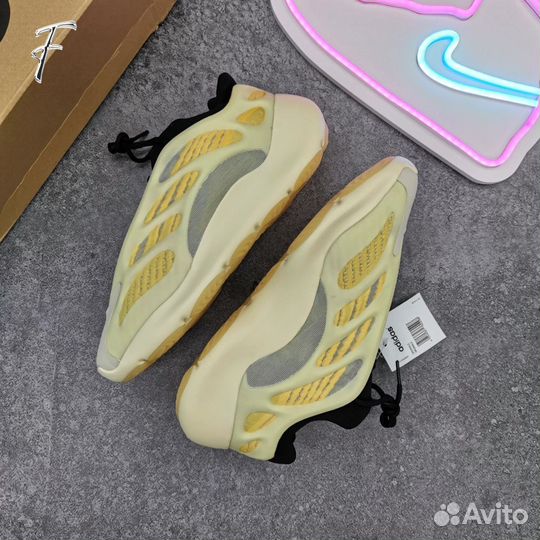 Кроссовки Adidas Yeezy Boost 700 Новые Мужские