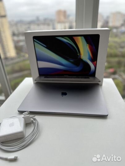 Macbook pro 16 i7 16/512