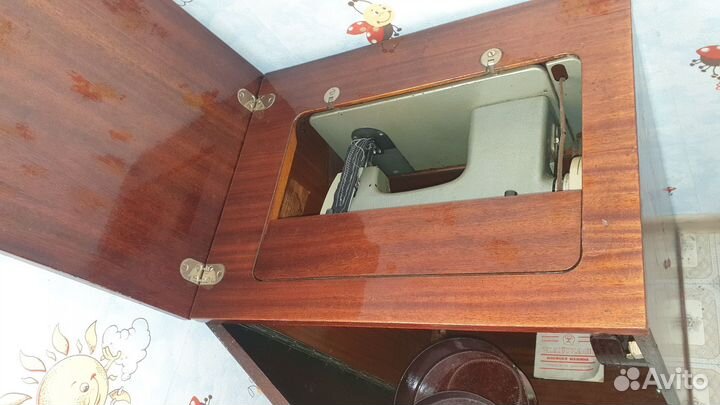 Швейная машина Чайка