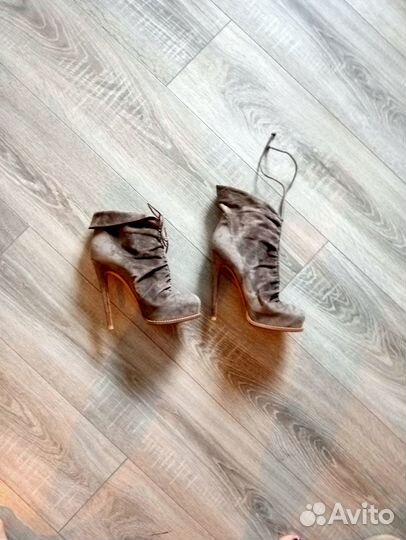Ботильоны натуральная замша оригинал на шпильке