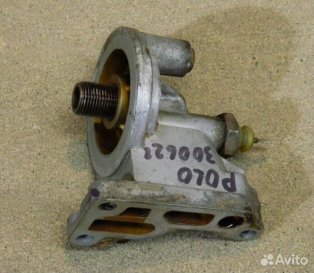 Кронштейн масляного фильтра VW Polo 3 1.6