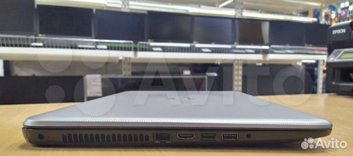 HP 17x109ur/i7 7500U/6GB/R7/1000GB/17.3 IPS Full