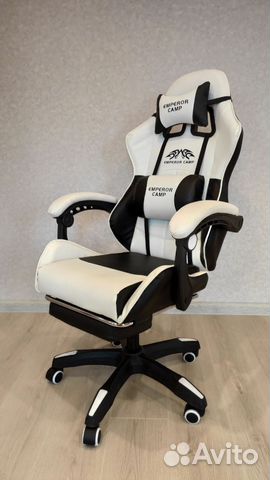 Новое игровое кресло чёрно-белое