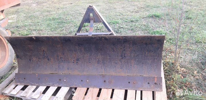 Лопата на трактор