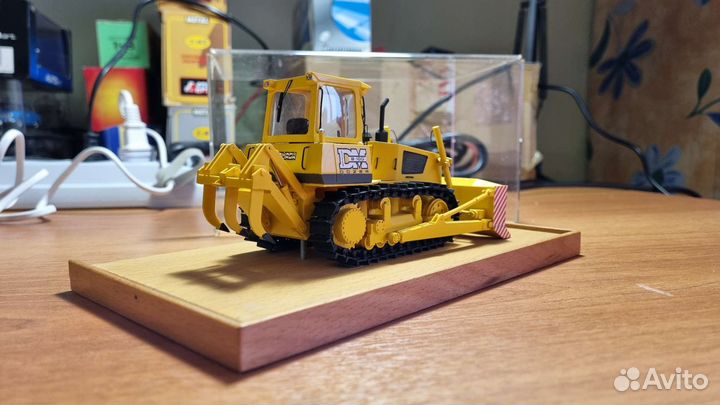 Модель трактора Б-100