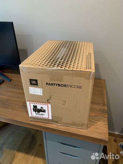 Jbl Encore. Новый, с микрофоном