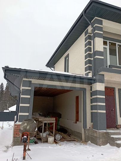 Дом 185 м² на участке 7,4 сот.