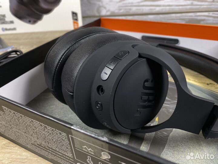 JBL Tune 760nc