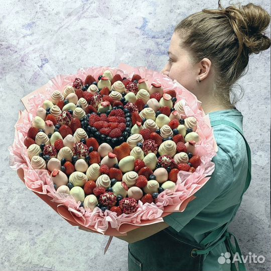 Клубника в шоколаде съедобные букеты 8 марта