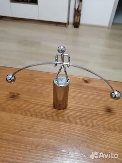 Маятник настольный баланс